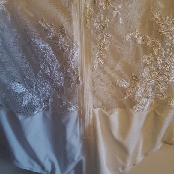 Lace Mesh Zip-up Bodysuit - Picture 5 of 5